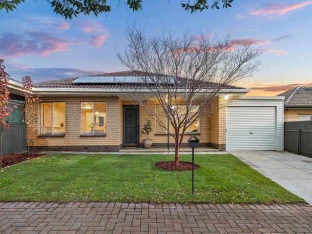 Refined Living in Sought After Glynde