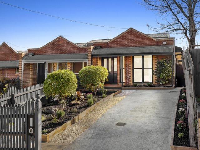 Refined Low Maintenance Living, Moments from the CBD