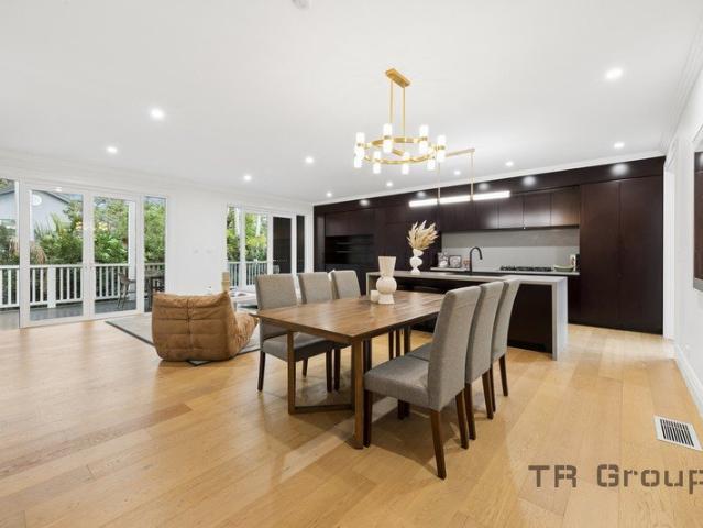 Refined Period Classic and Contemporary Design in Premier School Catchment!