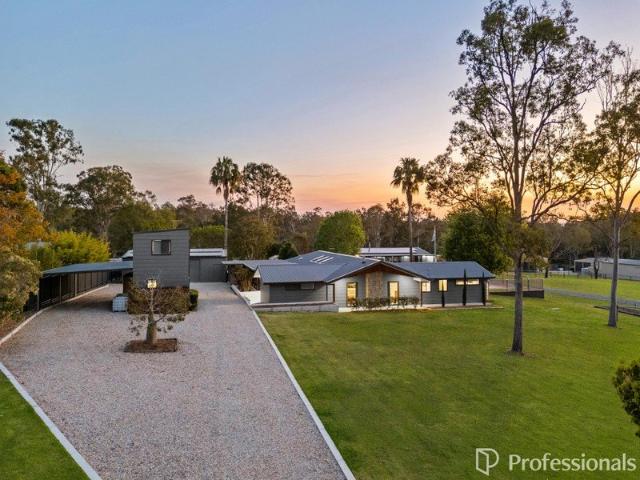 Refined & Practical Acreage Living In Tamborine