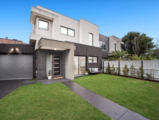 Refined Privacy, Contemporary Comfort and a Connected Bonbeach Lifestyle