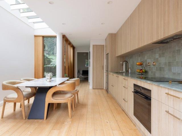 Refined renovated terrace / premier tree lined address