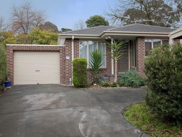 Refined Single Level Living on a Private Subdivided Block in a Peaceful Bayswater North Pocket