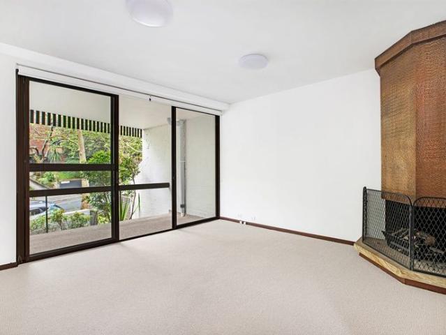 Refined Three Level Residence in a Prestigious Wollstonecraft Setting