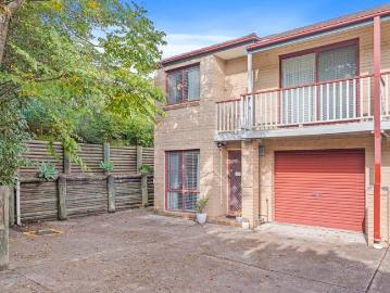 Spacious Family Living on an Impressive 413m² Block