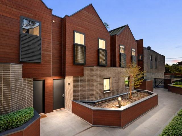 Refined Townhouse Living in Harcourt Hill