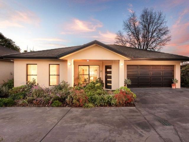 Refined Townhouse Living Prime Albury Location