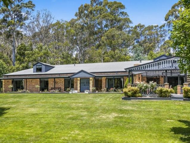 Refined tranquility on 5 acres on the edge of Bowral.