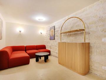 Refined Urban Retreat: 6 Person Comfort, Paris Amsterdam Apartments for Rent
