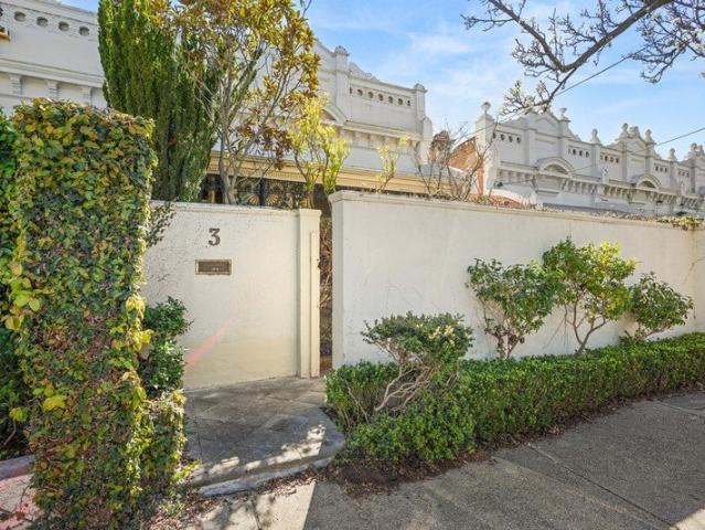 Refined Victorian Elegance in a Coveted Hawksburn Setting