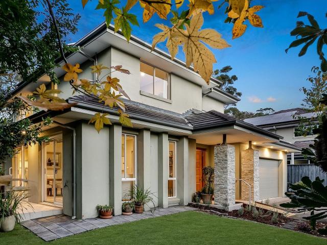 REFINED WAHROONGA LIVING IN A PRESTIGIOUS FAMILY SETTING