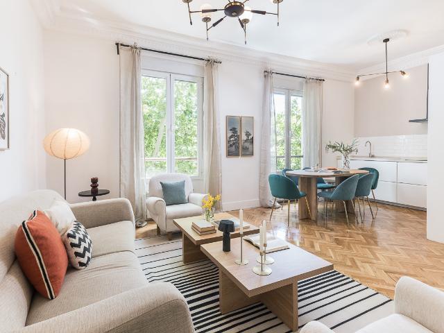 Refined 3 bedroom apartment in Salamanca District