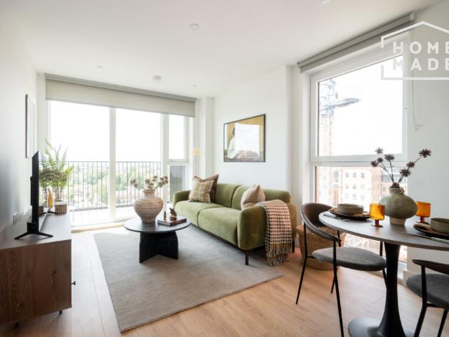 Refinery Square, Stoke Gardens, SL1 1 bed apartment to rent £1,500 pcm £346 pw