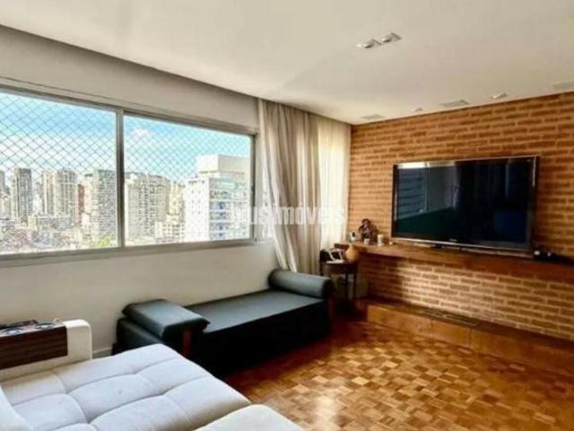 Reforma de Alto Padrão, Vista Permanente e Conforto Acústico | 124m²