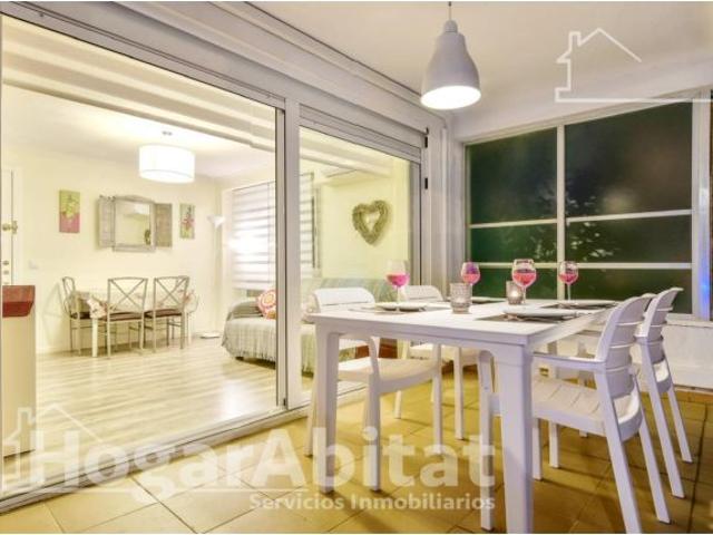 REFORMADO CON TERRAZA Y LICENCIA TURÍSTICA JUNTO AL MAR