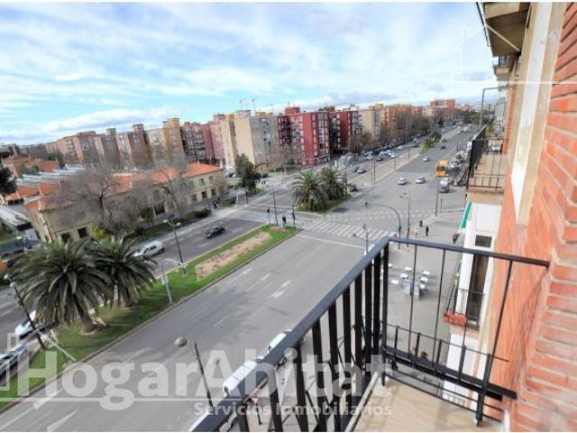 REFORMADO A ESTRENAR CON BALCÓN Y MUCHA LUZ NATURAL ¡TE ENCANTARÁ!