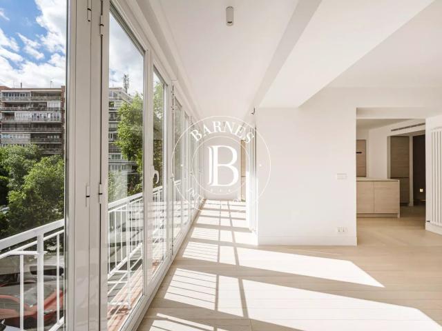 Reformado · Exterior · 3 dormitorios · 4 baños · Luz natural. 157m² Madrid