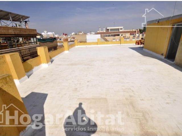 REFORMADO Y AMPLIO CON TERRAZA JUNTO AL AYUNTAMIENTO