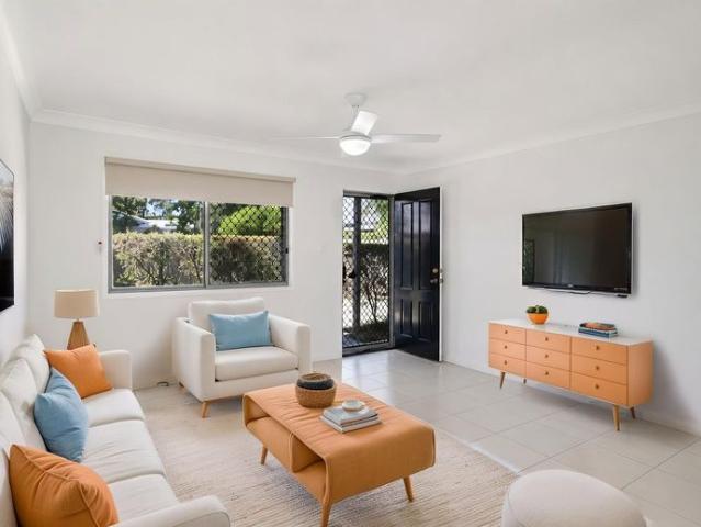 Refreshed 2 Bedroom Unit with Large Backyard