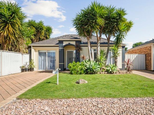 Refreshed Coastal Living with Space, Flexibility & Future Potential