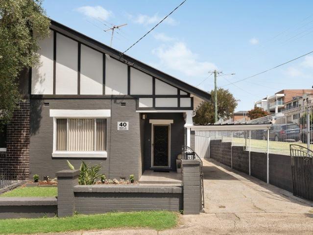 Refreshed Character Semi Offers Real Convenience for Family Life