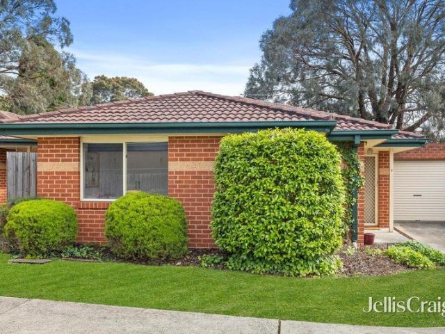 Refreshed and Low Maintenance Living in a Convenient Ringwood Location