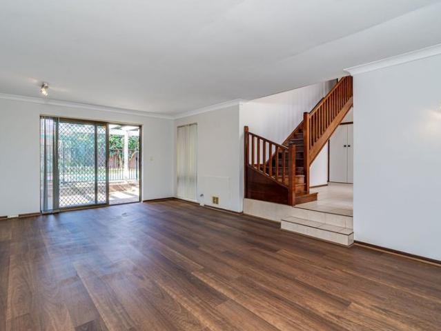 Refreshed double story home in prime Duncraig location!