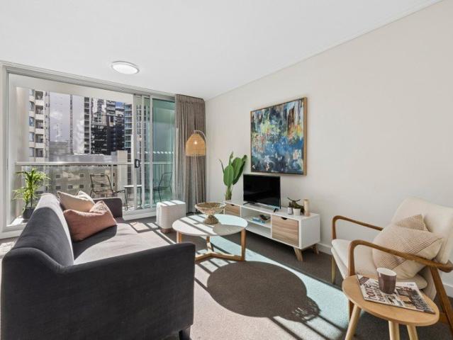 Refreshed Fully Furnished One Bedroom Apartment @ Festival Towers