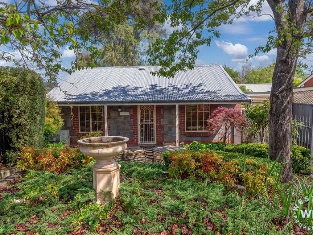 Refreshed Oakbank Retreat