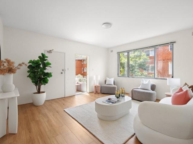 Refreshed & Low Maintenance Apartment