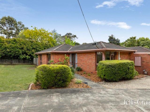 Refreshed single level haven with abundant outdoor space