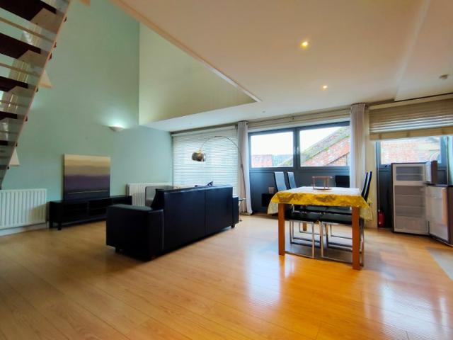 Refreshed spacious 3 Bed, 3 Bath PenthouseGlasgow