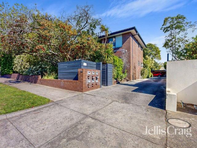 Refreshed & Spacious Ground Floor Apartment