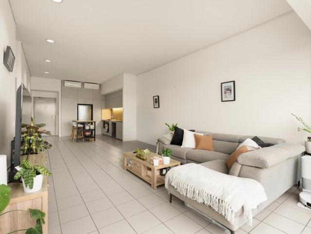 Refreshed Riverside Living in The Nouvelle