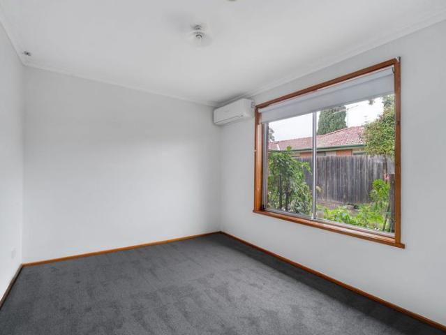 Refreshed Unit in the Heart of Reservoir