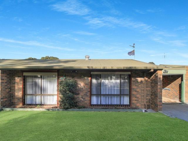REFRESHED UNIT IN A GREAT LOCATION!