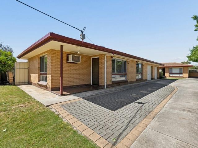 Refreshed Unit Living in Park Holme