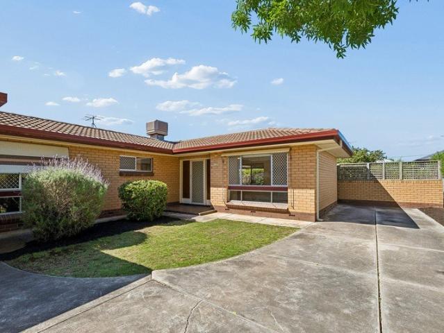 Refreshed Unit Living in Park Holme