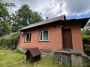Urokliwy dom z cegły, 2 pokoje, garaż, widokowa działka