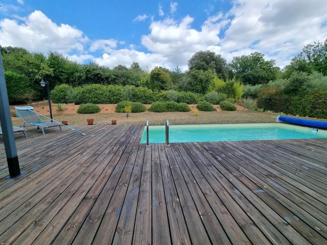 Régusse Villa de plain pied avec 4 chambres et piscine 100m² Régusse