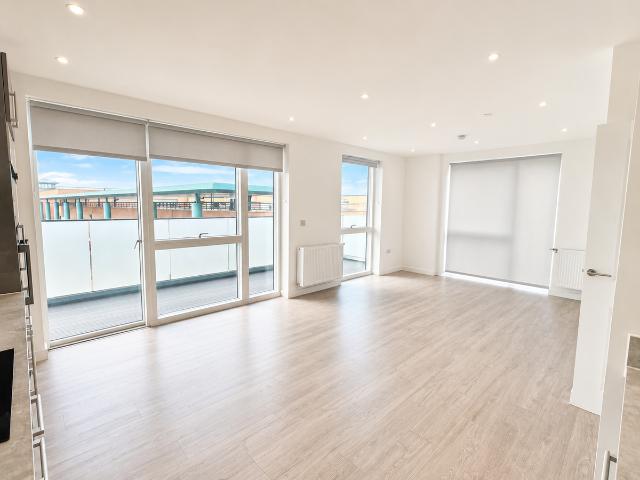Regal Walk, Bexleyheath DA6, 2 bed flat to rent, £2,000 pcm | PrimeLocation
