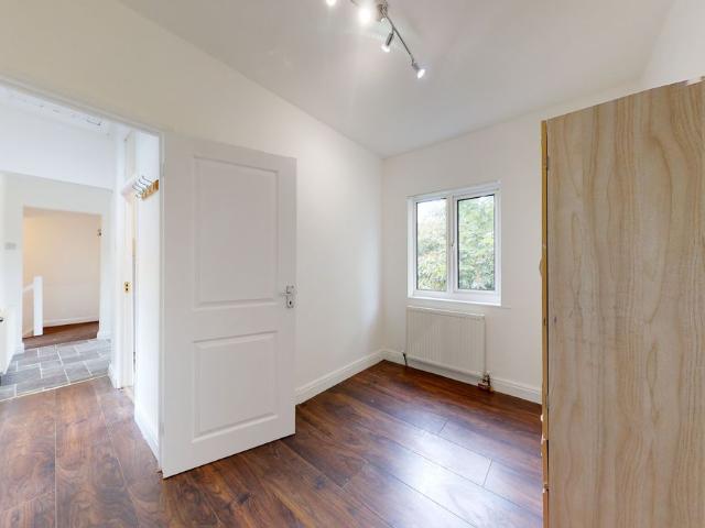 Regal Court, Edmonton N18, 2 bed flat to rent, £1,750 pcm | PrimeLocation