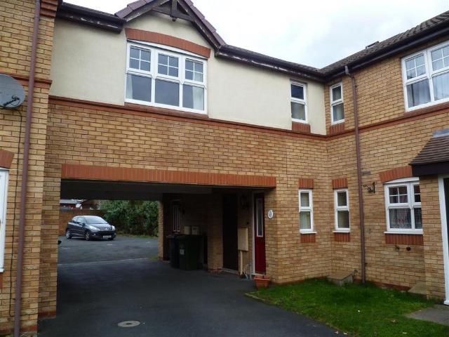 Regal Close, Tamworth, Staffordshire 3 bed townhouse to rent £1,300 pcm £300 pw