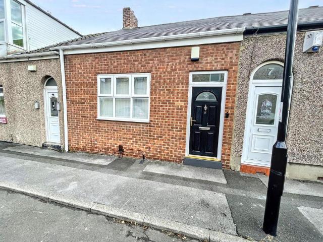 Regal Road, Sunderland, Tyne and. 2 bed cottage to rent £750 pcm £173 pw
