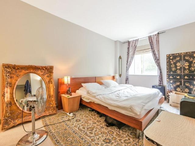Regatta Point, Brentford, TW8 2 bed flat to rent £3,500 pcm £808 pw