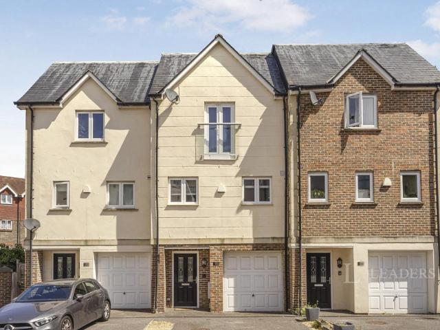 Regency Mews, Queens Road, Haywards. 3 bed terraced house to rent £1,900 pcm £438 pw