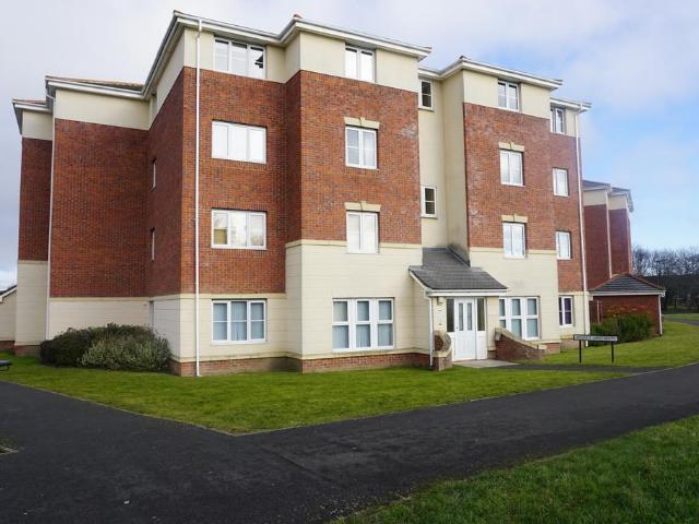 Regency Apartments, Killingworth, NE12 2 bed flat to rent £650 pcm £150 pw
