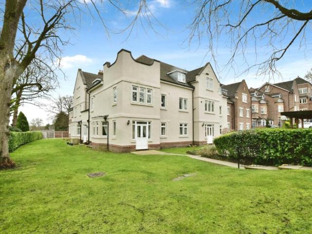 Regency Court, Altrincham WA15, 2 bed flat to rent, £1,250 pcm | PrimeLocation