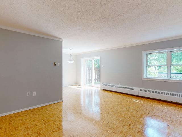 Regency Court Apartments 2231 Walkley 1 bedroom Apartment for Rent