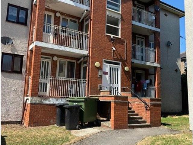 Regency Court, Bradford BD8, 2 bed flat to rent, £850 pcm | PrimeLocation